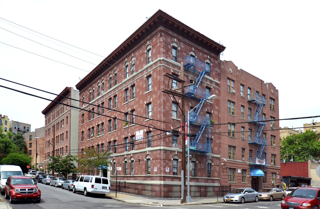 311 E 193rd St in Bronx, NY - Building Photo