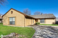 2505 Edinburgh St in Arlington, TX - Building Photo - Building Photo