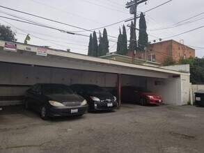 1226 Gower N St, Unit 2 in Los Angeles, CA - Foto de edificio - Building Photo
