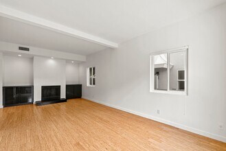 11752 Darlington Ave in Los Angeles, CA - Building Photo - Building Photo