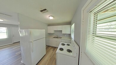 12128 SE 53rd Terrace Rd in Belleview, FL - Building Photo - Building Photo