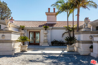 29000 Cliffside Dr in Malibu, CA - Building Photo - Building Photo