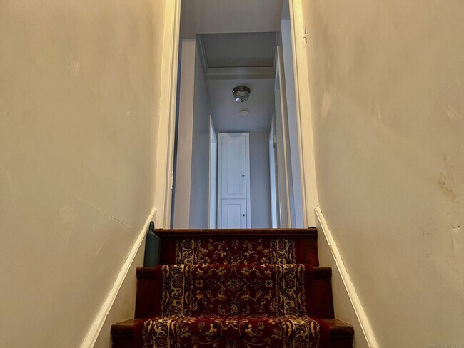 14 Urban St-Unit -B in New Canaan, CT - Building Photo - Building Photo