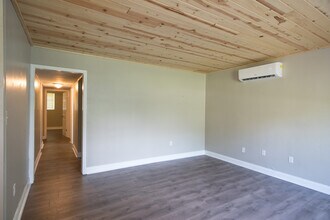 243 Ravenswood Dr in St. Augustine, FL - Foto de edificio - Building Photo