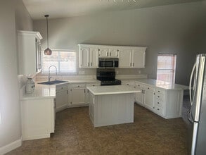 758 S Lagoon Dr in Gilbert, AZ - Building Photo - Building Photo