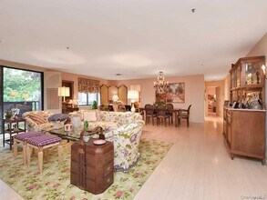 123 Middle Neck Rd in Great Neck, NY - Building Photo - Building Photo