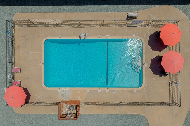 Sunrise Apartments in Roseville, CA - Foto de edificio - Building Photo