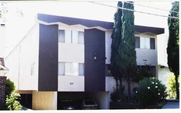 117 S Adams St in Glendale, CA - Foto de edificio - Building Photo