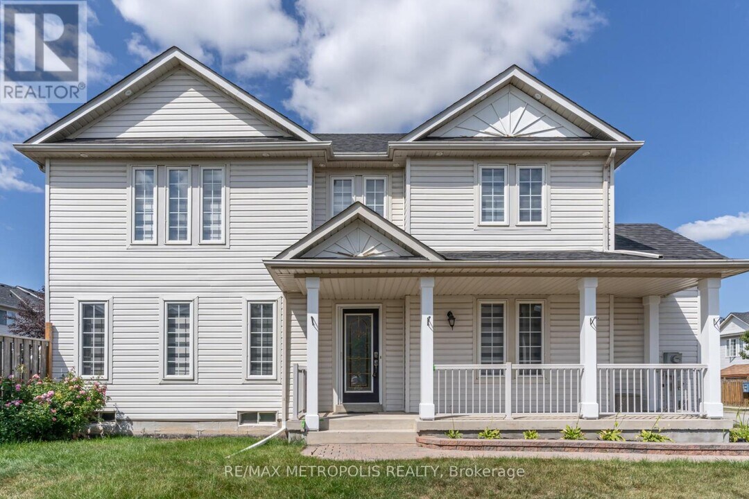 24 Babcock Crescent in Milton, ON - Building Photo