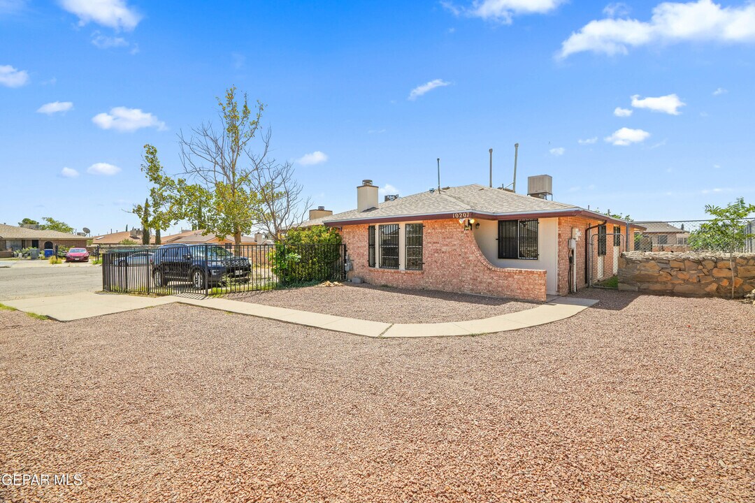 10207 Angel Falls Pl in El Paso, TX - Building Photo