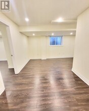 923 Penson Cres in Milton, ON - Building Photo - Building Photo