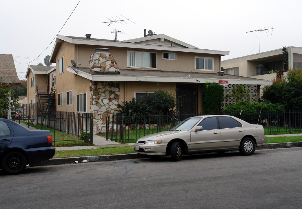 704 Fir Ave in Inglewood, CA - Building Photo