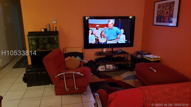 1855 Plunkett St-Unit -204 in Hollywood, FL - Foto de edificio - Building Photo