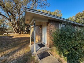 10840 US-98 in Pensacola, FL - Building Photo