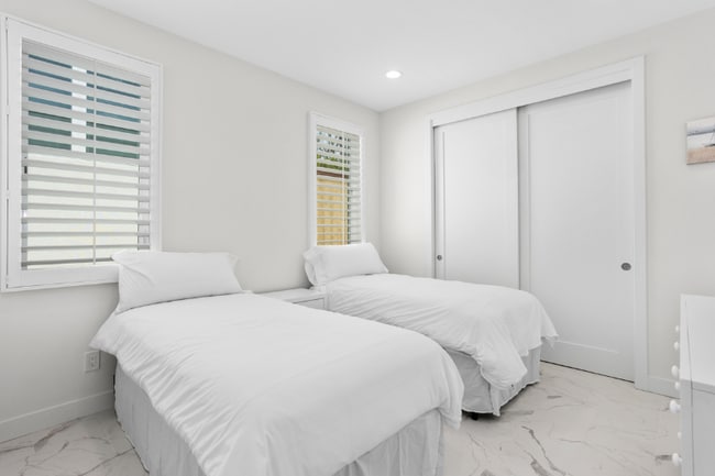 119 S Rios Ave in Solana Beach, CA - Building Photo - Building Photo