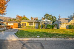 2206 N Orchard Dr in Burbank, CA - Building Photo