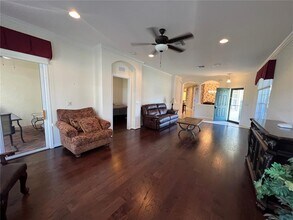 4665 Whispering Oaks Dr in North Port, FL - Building Photo - Building Photo