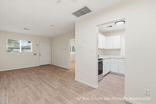 1804 E Coronado Rd in Phoenix, AZ - Building Photo