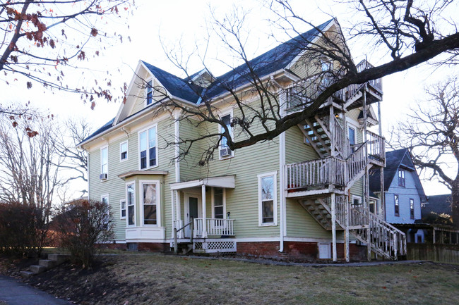 754 19th St in Des Moines, IA - Foto de edificio - Building Photo