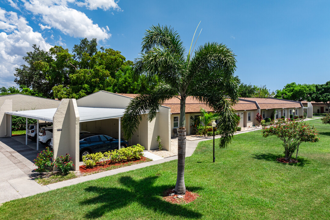 South Pointe Villas in Ft. Myers, FL - Building Photo