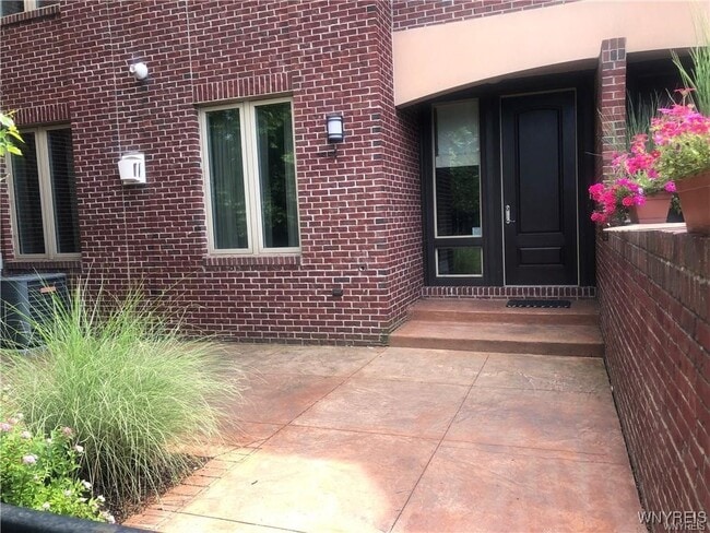 11 Ojibwa Cir in Buffalo, NY - Building Photo - Building Photo