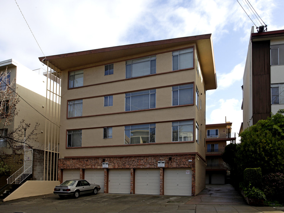 Monte Lee Apartments in Oakland, CA - Building Photo