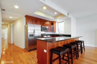 2942 N Lincoln Ave-Unit -3S in Chicago, IL - Foto de edificio - Building Photo