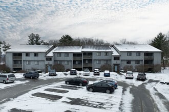 146 Beach Rd in Clifton Park, NY - Building Photo - Building Photo