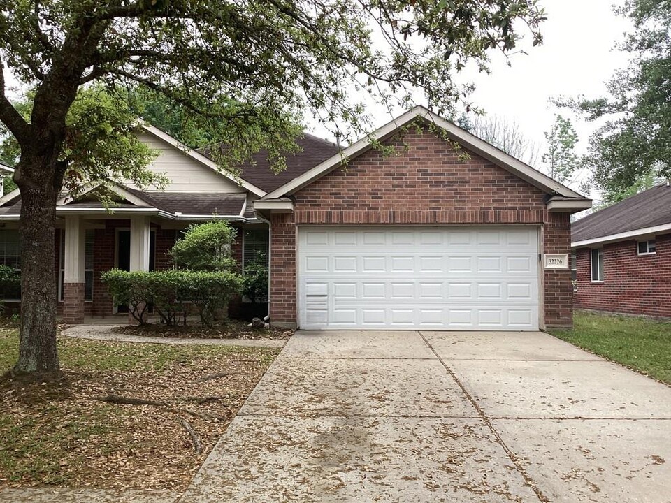 32226 Willow Creek Park in Conroe, TX - Building Photo
