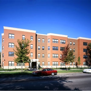 Independence House in Chicago, IL - Building Photo