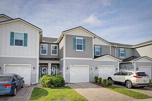 300 Brandon Lks Dr in St. Augustine, FL - Building Photo