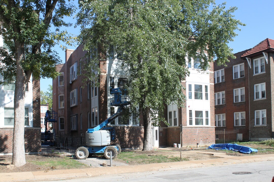 736 Westgate Ave in St. Louis, MO - Building Photo