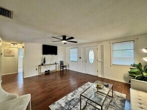 7514 Spirea Dr in Port Richey, FL - Building Photo - Building Photo