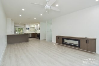 13975-1380B 80b Ave in Surrey, BC - Building Photo - Building Photo