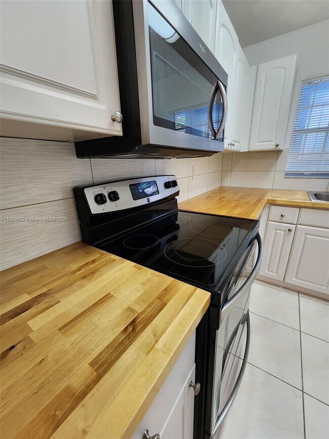 4951 Wedgewood Way in West Palm Beach, FL - Foto de edificio - Building Photo