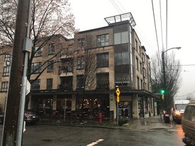 Trafalgar Square in Vancouver, BC - Building Photo