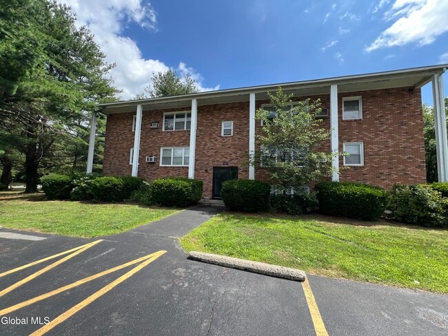 15 Ashdown Rd in Ballston Lake, NY - Building Photo - Building Photo