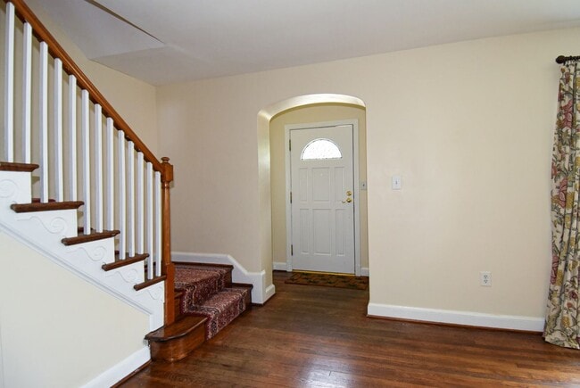 8205 Meadowbrook Ln in Chevy Chase, MD - Building Photo - Building Photo