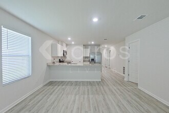 14207 War Admiral Ave in Denham Springs, LA - Foto de edificio - Building Photo