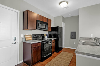 Vivio on 10th in Indianapolis, IN - Building Photo - Building Photo