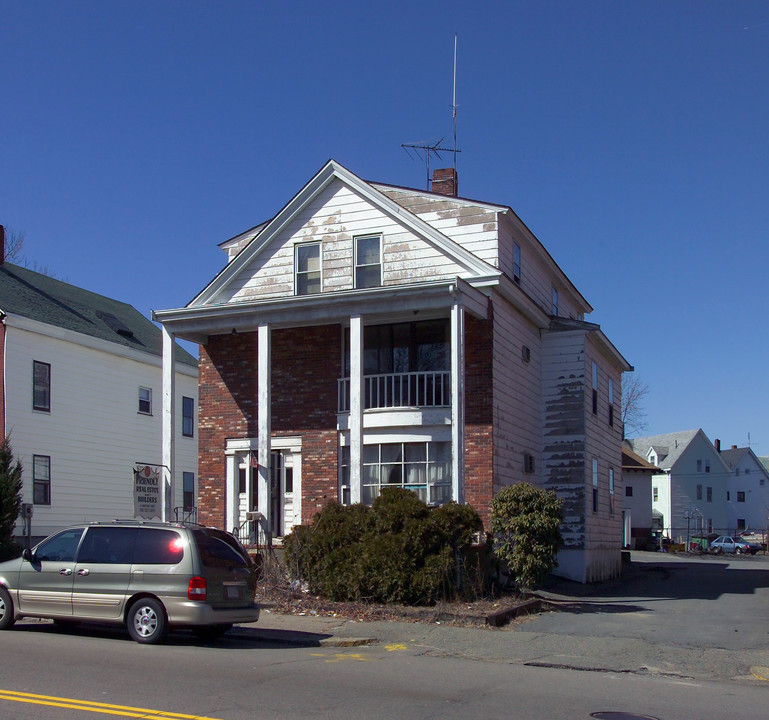 41 Winthrop St in Taunton, MA - Foto de edificio