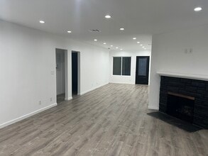 10915 Cord Ave in Downey, CA - Building Photo - Building Photo