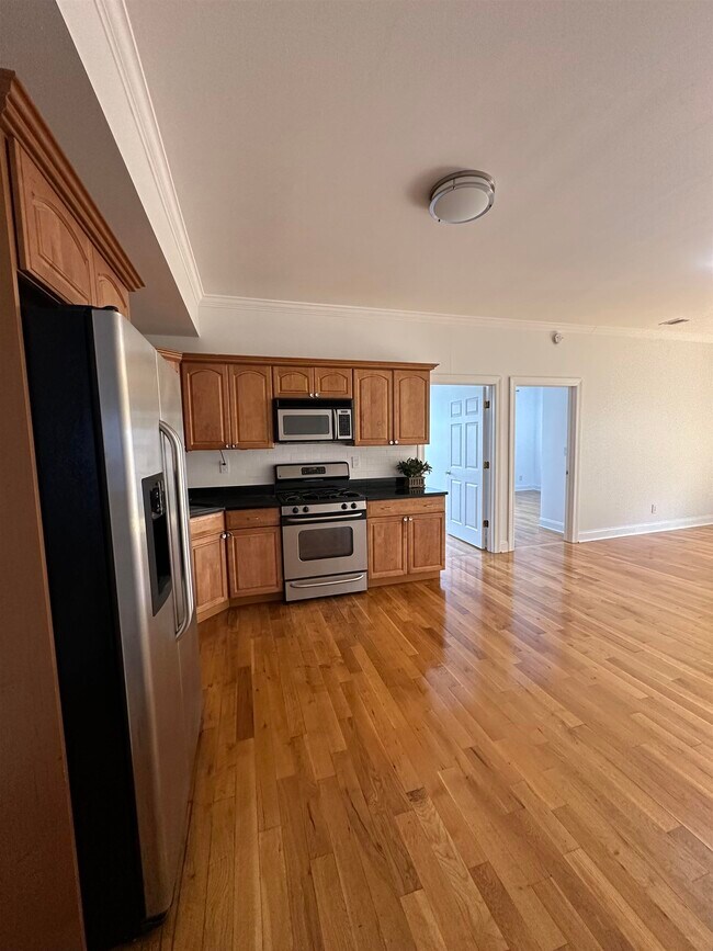 85 Broadway in Jersey City, NJ - Building Photo - Building Photo