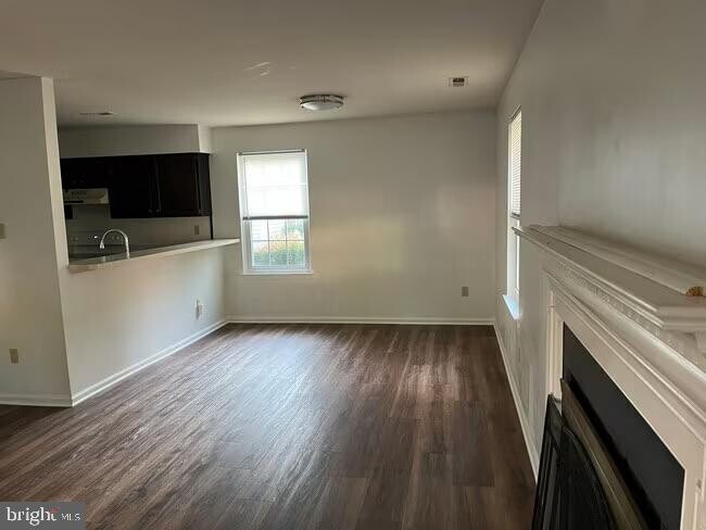 property at 2401 Greensward N