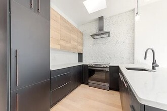 1551 Eastern Pky, Unit 2 in Brooklyn, NY - Building Photo - Building Photo