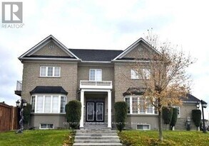 2 Loggers Ln in Brampton, ON - Building Photo