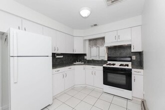 235 75th St in North Bergen, NJ - Building Photo - Building Photo