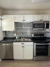 609 Center St in West Columbia, SC - Building Photo - Building Photo