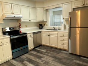 201 Orange Dr in Elon, NC - Building Photo - Building Photo