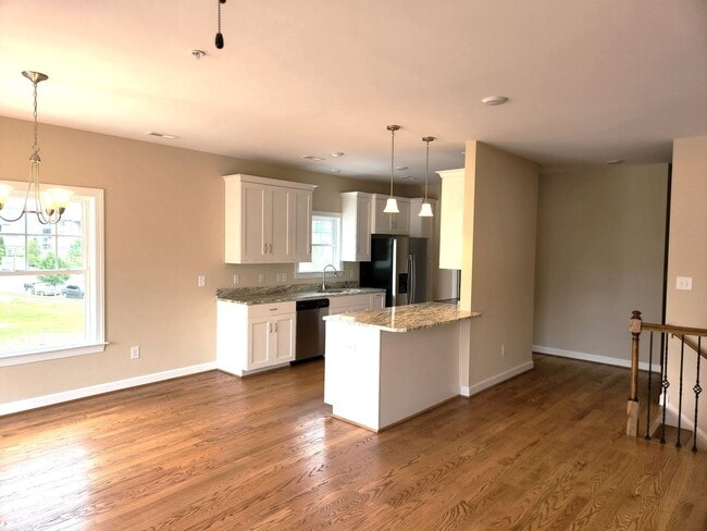 605 Commonwealth Dr in Yorktown, VA - Building Photo - Building Photo